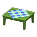 wooden table: (Green) Green / Blue